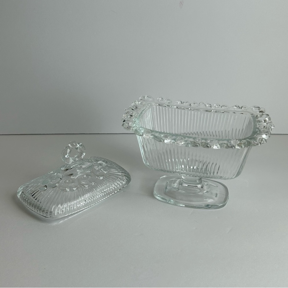 Vintage Indiana Clear Glass Ribbed Footed Lace Edge Lidded Candy Dish - Picture 4 of 10